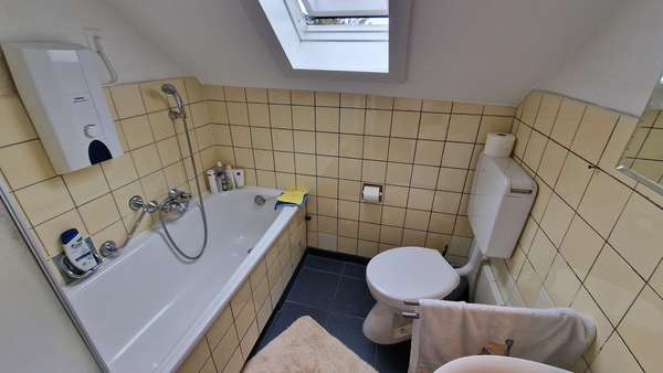 Bad DG - Mehrfamilienhaus in 46535 Dinslaken mit 168m² günstig kaufen