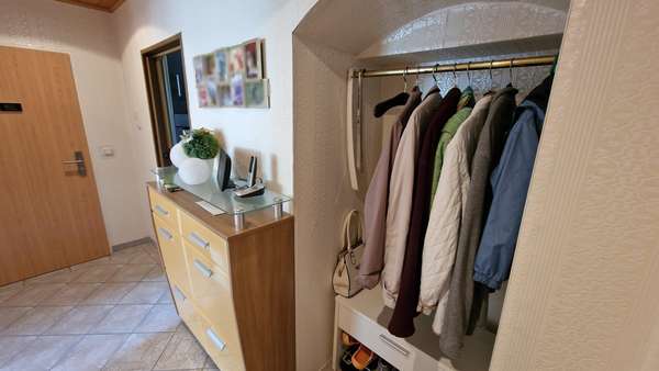 Garderobennische im Flur - Etagenwohnung in 46539 Dinslaken mit 93m² kaufen