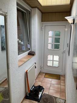 Eingangsflur Eingangsflur - Doppelhaushälfte in 47495 Rheinberg mit 140m² kaufen