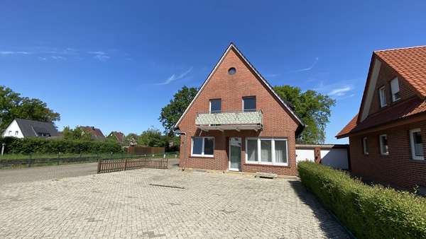 3. Garage rechts neben Gebäude - Einfamilienhaus in 49509 Recke mit 151m² kaufen