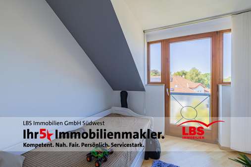 Kinderzimmer - Dachgeschosswohnung in 79312 Emmendingen mit 68m² kaufen