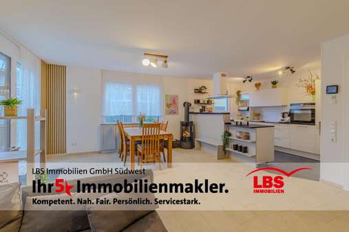 Wohnzimmer + Essbereich  - Erdgeschosswohnung in 79331 Teningen mit 142m² kaufen