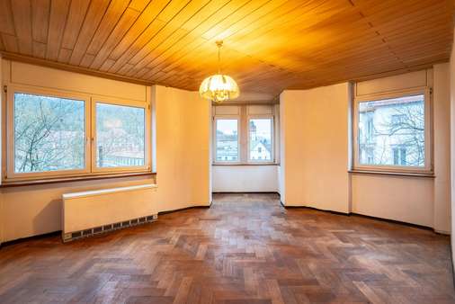 Wohnzimmer - Etagenwohnung in 79102 Freiburg mit 89m² kaufen