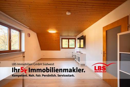 Wohnzimmer - Zweifamilienhaus in 79341 Kenzingen mit 145m² kaufen