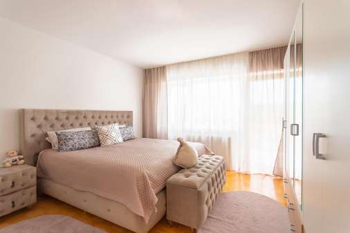 Schlafzimmer EG - Mehrfamilienhaus in 79235 Vogtsburg mit 246m² kaufen