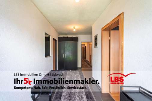 Flur Flur - Werkstatt in 79108 Freiburg mit 157m² kaufen