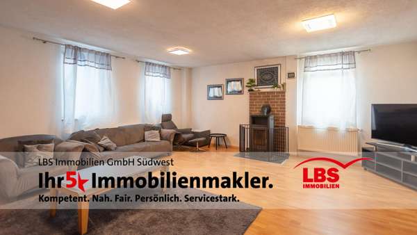 Wohnzimmer Wohnzimmer - Werkstatt in 79108 Freiburg mit 157m² kaufen