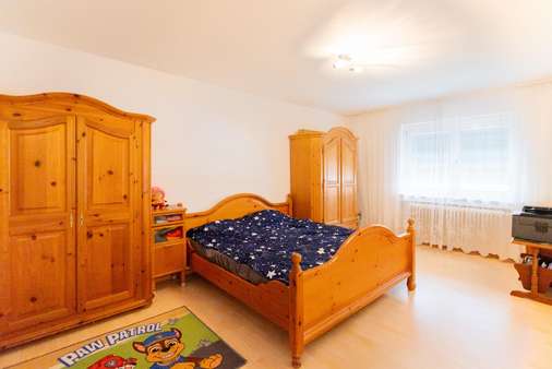 Schlafzimmer Schlafzimmer - Etagenwohnung in 79379 Müllheim mit 98m² kaufen