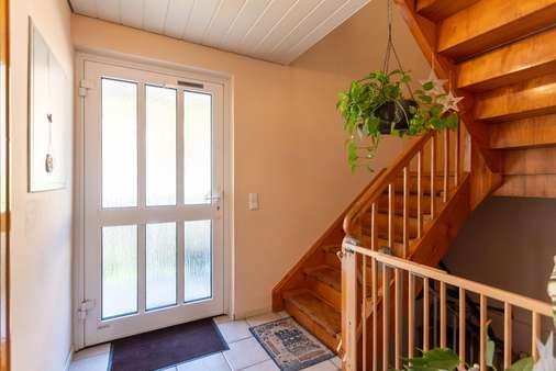 Eingangsbereich Eingangsbereich - Zweifamilienhaus in 79183 Waldkirch mit 145m² kaufen
