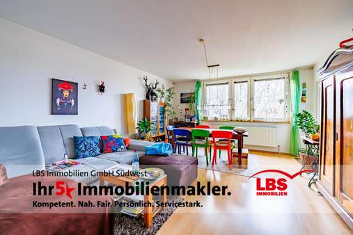 Wohnzimmer/Essbereich - Etagenwohnung in 79110 Freiburg mit 76m² kaufen