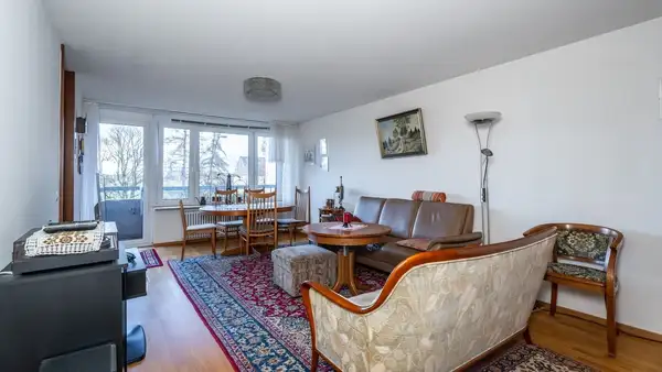 KN-Petershausen: 2-Zimmerwohnung im 2.OG mit Westbalkon und TG-Stellplatz - BEZUGSFREI