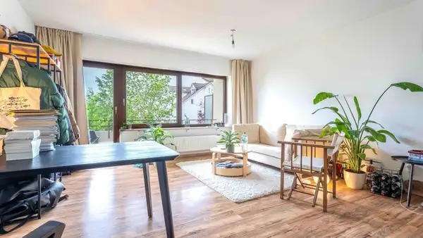 KN-Zähringerplatz: 3-Zi.-Eigentumswohnung im 1.OG mit EBK, Balkon und 2-TG-Stellplätzen - vermietet
