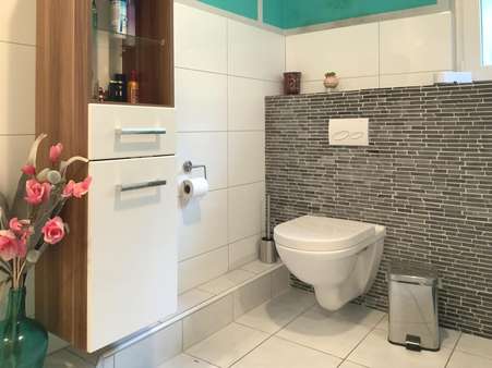 BAD IM ERDGECHOSS - Zweifamilienhaus in 42289 Wuppertal mit 127m² kaufen