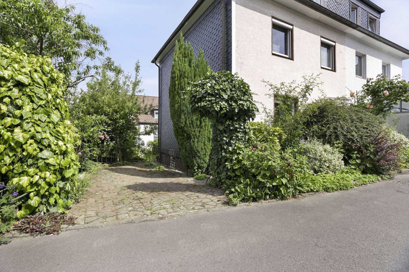 Frontansicht Wetterseite Frontansicht Wetterseite - Doppelhaushälfte in 42853 Remscheid mit 127m² kaufen