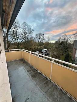 64421281-Balkon - Erdgeschosswohnung in 40472 Düsseldorf mit 76m² kaufen