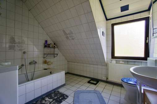 Doppelhaushälfte in 57319 Bad Berleburg mit 113m² kaufen