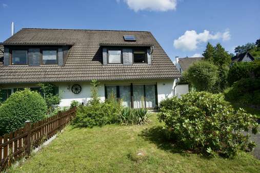 Doppelhaushälfte in 57319 Bad Berleburg mit 113m² kaufen