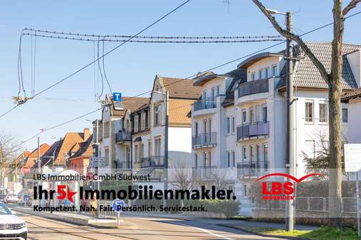 Straßenansicht - Erdgeschosswohnung in 76185 Karlsruhe mit 53m² als Kapitalanlage kaufen