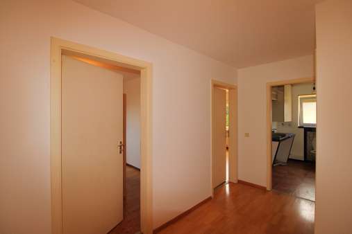 Flur Flur - Erdgeschosswohnung in 69151 Neckargemünd mit 105m² mieten