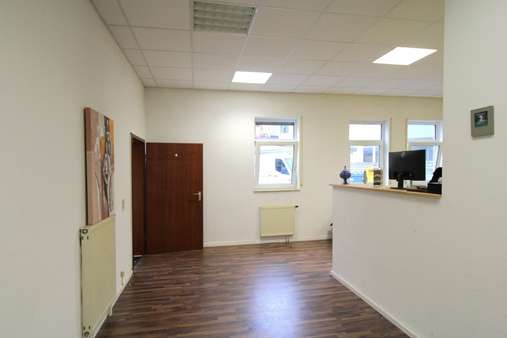 Eingangsbereich Eingangsbereich - Service in 69124 Heidelberg mit 92m² kaufen