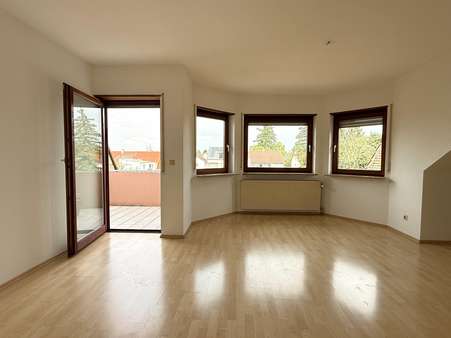Wohn- / Essbereich Wohn- / Essbereich - Dachgeschosswohnung in 68809 Neulußheim mit 85m² kaufen