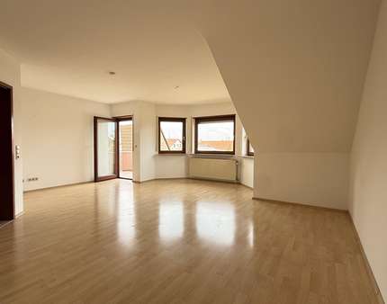Wohn- / Essbereich Wohn- / Essbereich - Dachgeschosswohnung in 68809 Neulußheim mit 85m² kaufen