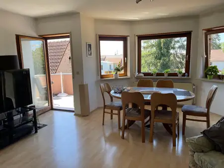 Charmante DG-Wohnung in bevorzugter Lage von Neulußheim zum vermieten oder selbst einziehen!