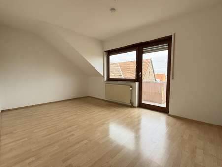 Zimmer 1 Zimmer 1 - Dachgeschosswohnung in 68809 Neulußheim mit 85m² kaufen