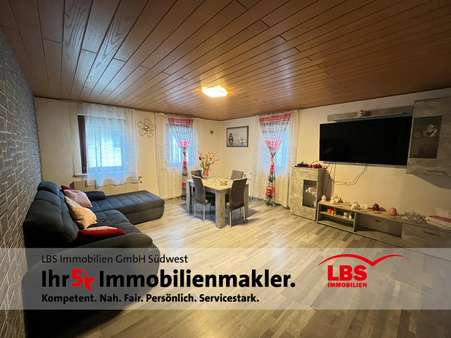 Wohnzimmer - Einfamilienhaus in 76593 Gernsbach mit 150m² kaufen