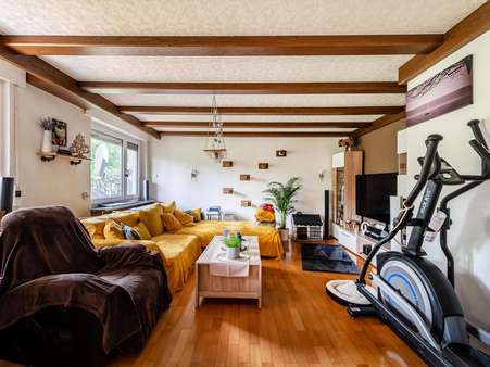 Wohnzimmer - Erdgeschosswohnung in 78224 Singen mit 76m² kaufen
