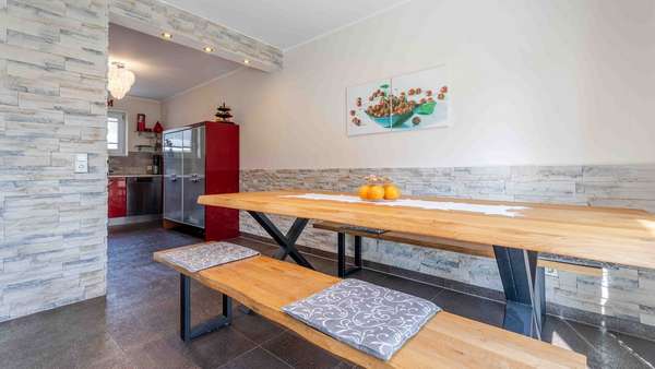 Essbereich und Küche - Doppelhaushälfte in 78239 Rielasingen-Worblingen mit 100m² kaufen