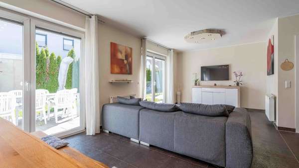 Offener Wohnbereich - Doppelhaushälfte in 78239 Rielasingen-Worblingen mit 100m² kaufen