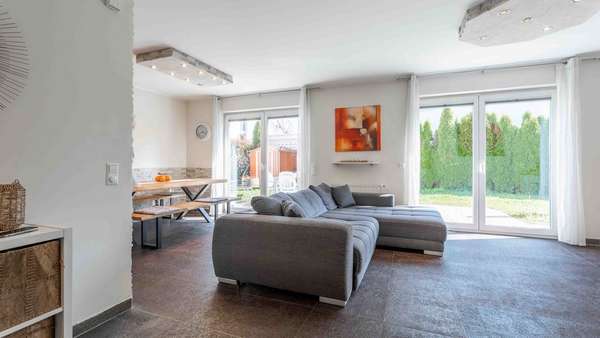 Offener Wohnbereich - Doppelhaushälfte in 78239 Rielasingen-Worblingen mit 100m² kaufen