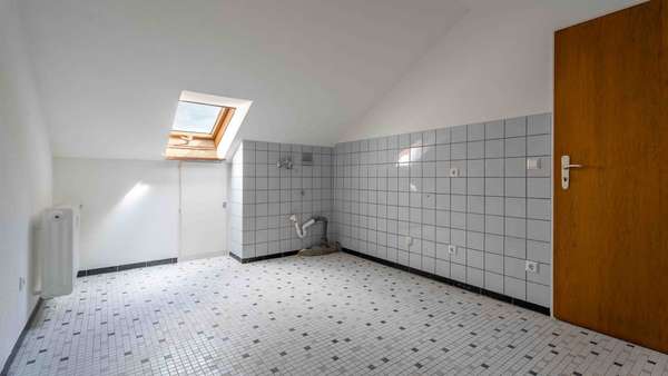 Küche - Dachgeschosswohnung in 78239 Rielasingen-Worblingen mit 66m² kaufen