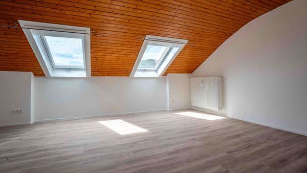 Wohn- und Esszimmer - Dachgeschosswohnung in 78239 Rielasingen-Worblingen mit 66m² kaufen