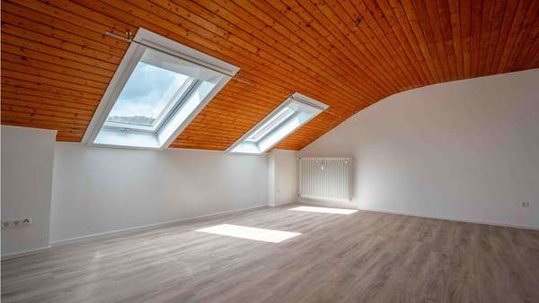 Wohn- und Esszimmer - Dachgeschosswohnung in 78239 Rielasingen-Worblingen mit 66m² kaufen