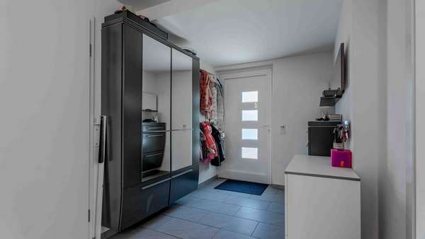 UG: Hauseingang - Einfamilienhaus in 78343 Gaienhofen mit 213m² kaufen