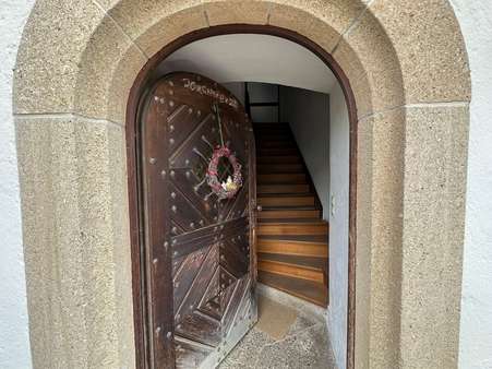 Hauseingang Hauseingang - Zweifamilienhaus in 78250 Tengen mit 370m² kaufen