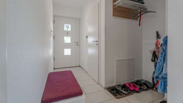 Eingangsbereich Eingangsbereich - Einfamilienhaus in 78224 Singen mit 129m² kaufen