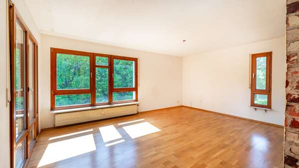 Wohnzimmer - Etagenwohnung in 78224 Singen mit 82m² kaufen