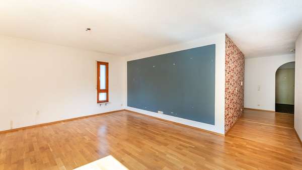 Wohnzimmer - Etagenwohnung in 78224 Singen mit 82m² kaufen