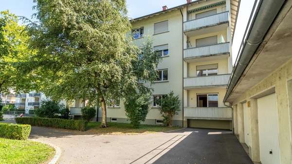 Außenansicht Außenansicht - Erdgeschosswohnung in 78224 Singen mit 67m² kaufen