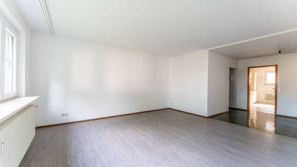 Wohnzimmer - Erdgeschosswohnung in 78224 Singen mit 82m² kaufen