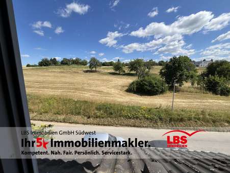 DIREKT AN FELD UND WIESE! DIREKT AN FELD UND WIESE! - Dachgeschosswohnung in 73240 Wendlingen mit 74m² kaufen
