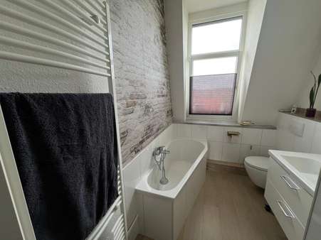 Badezimmer Wanne - Etagenwohnung in 32602 Vlotho mit 62m² kaufen