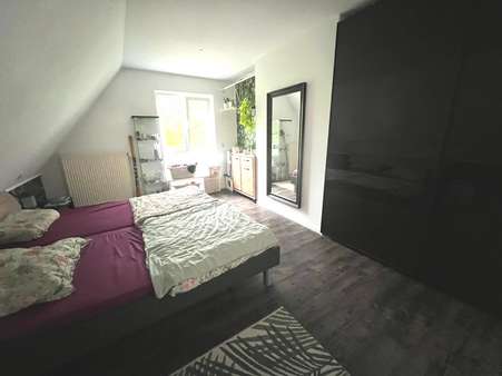 Schlafzimmer - Maisonette-Wohnung in 33330 Gütersloh mit 93m² kaufen