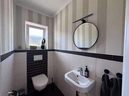 Gäste-WC Gäste-WC - Doppelhaushälfte in 33332 Gütersloh mit 139m² kaufen
