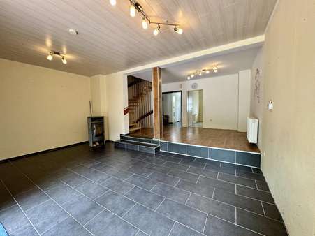 Wohn-Esszimmer mit Kaminofen - Reihenmittelhaus in 48485 Neuenkirchen mit 146m² kaufen