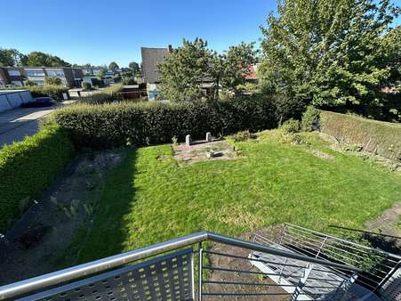 Blick in den Garten - Zweifamilienhaus in 48485 Neuenkirchen mit 200m² kaufen