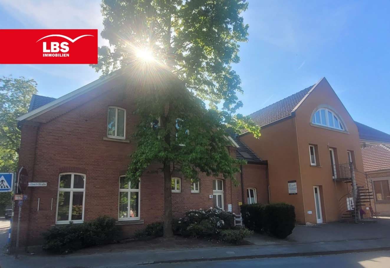 Seiteneingang Seiteneingang - Erdgeschosswohnung in 48268 Greven mit 131m² kaufen